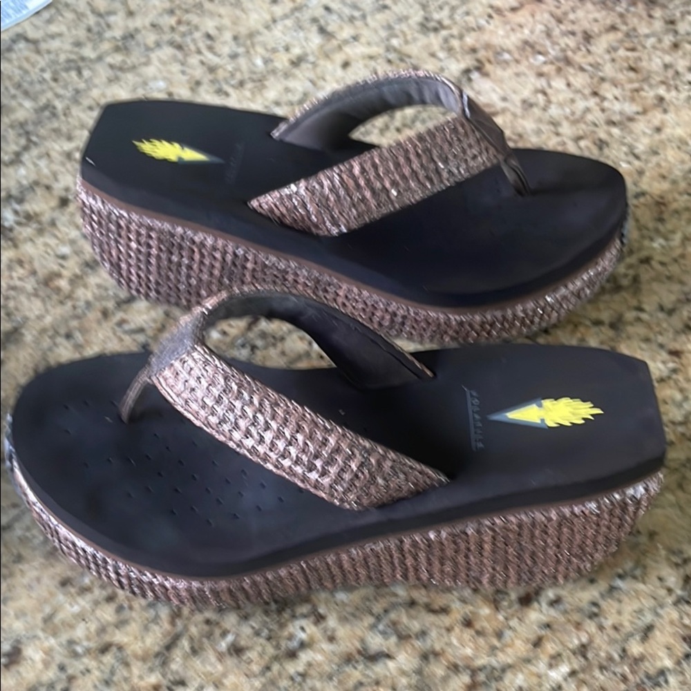 VOLATILE Island Wedge Sandals